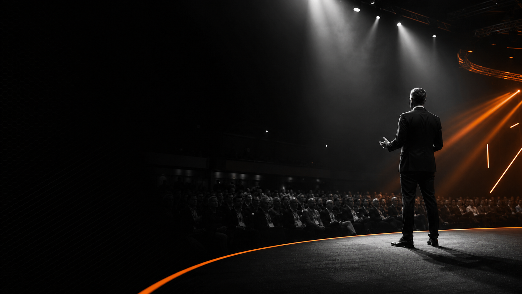 Palco premium com plateia em evento de negócios esportivos